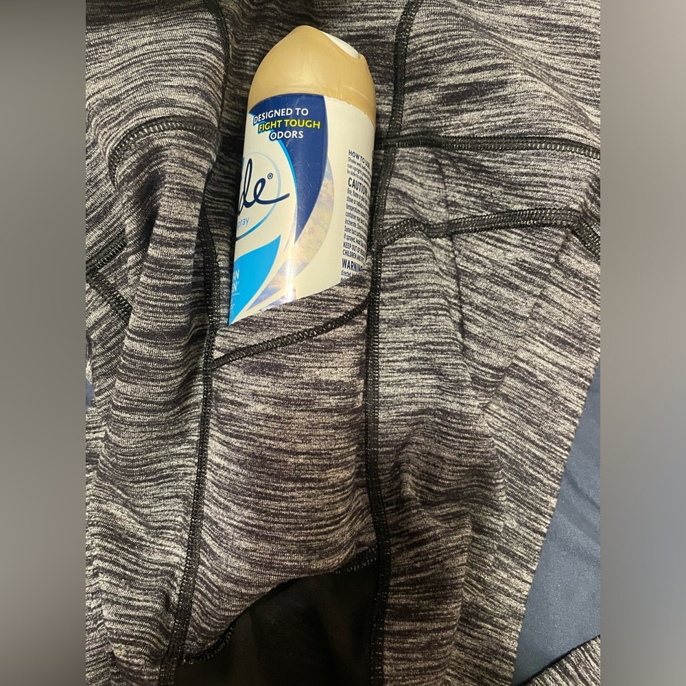 Knockout by Victoria’s Secret Workout Leggings with 2 side leg pockets - Picture 7 of 7